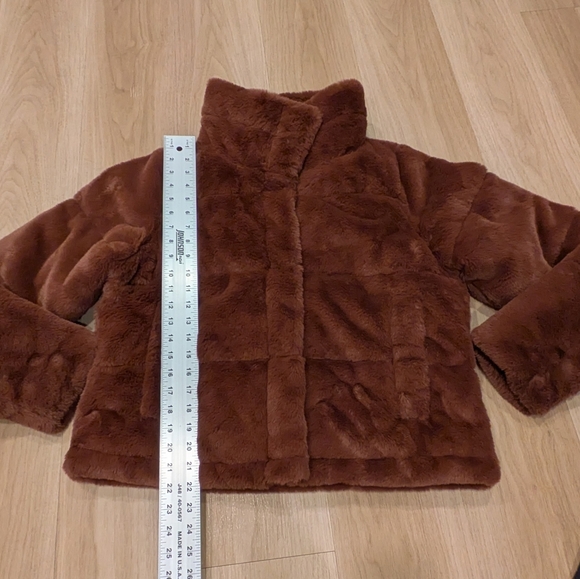 Abercrombie & Fitch Brown Soft Faux Fur Cropped Mini Puffer Size L - Picture 2 of 6